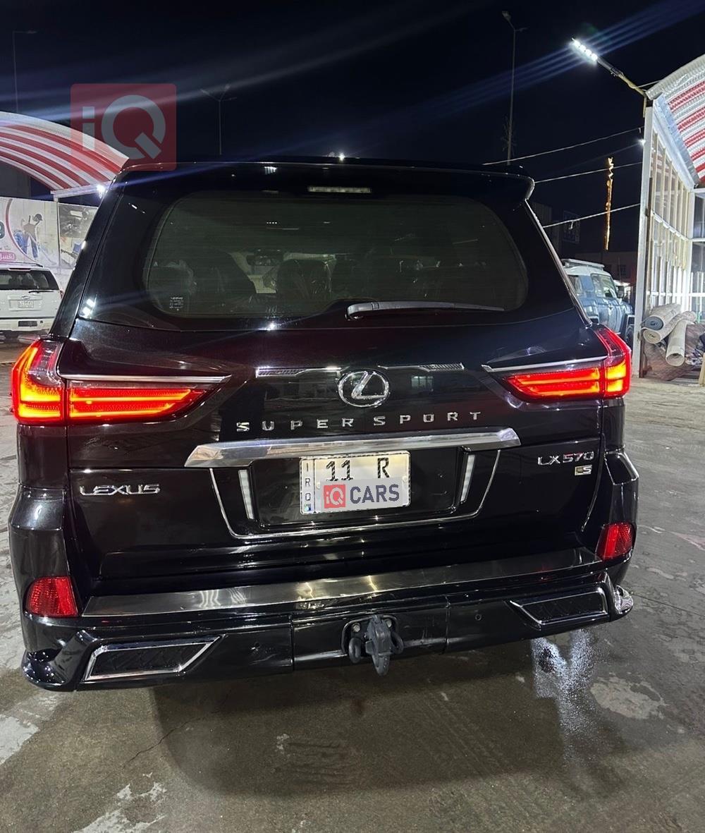 Lexus LX